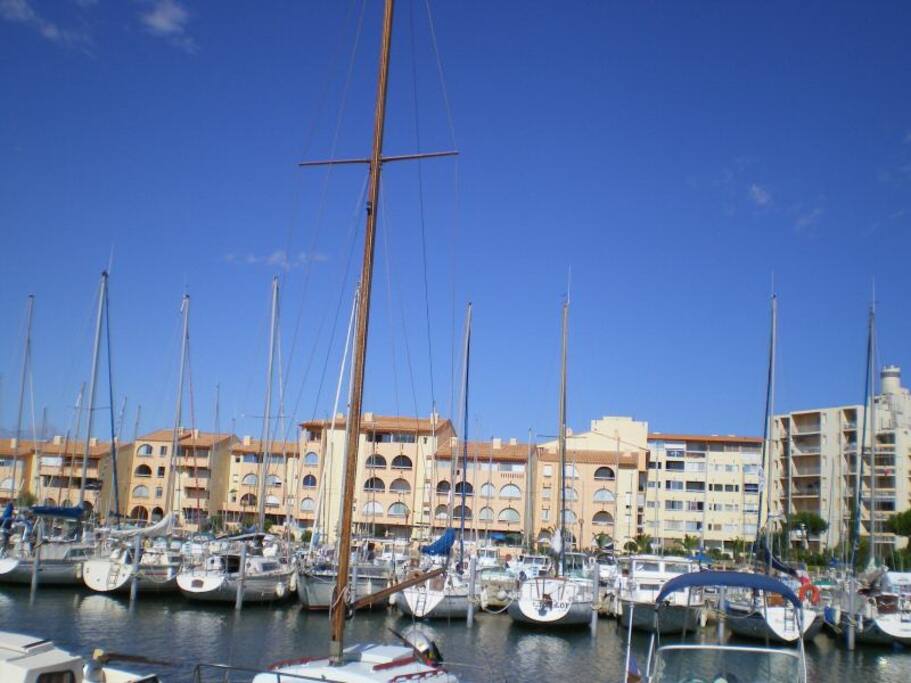 Côté port....