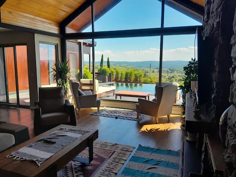 Top performing Airbnb: Luxury villa with heated pool, 8 km from Agia in Şile