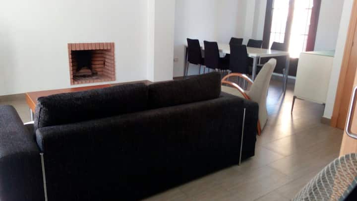 Chalet Pareado Con Su Piscina En Zona Inmejorable - Chipiona