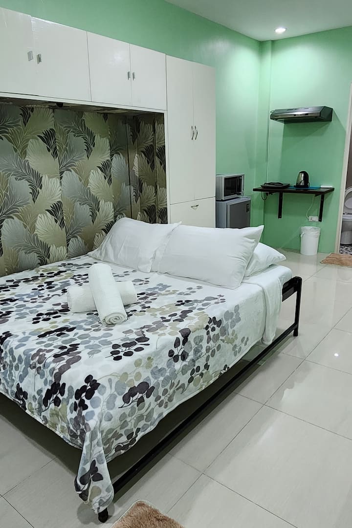 Kitanda cha Queen Size kwa ajili ya Starehe yako ya Kulala.