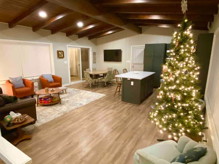 The Sunset Sanctuary- Your Home Away From Home - Bellevue, NE