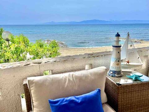 Gorgeous House on the Beach close to Tropea