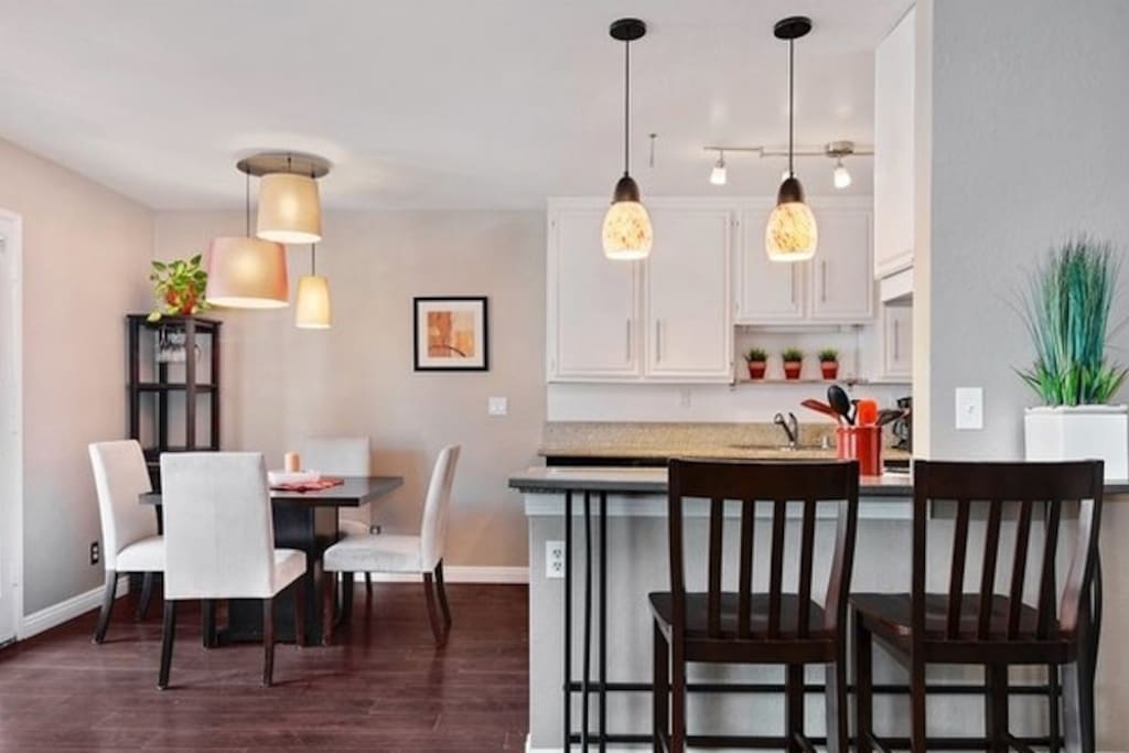Kitchen & dining area