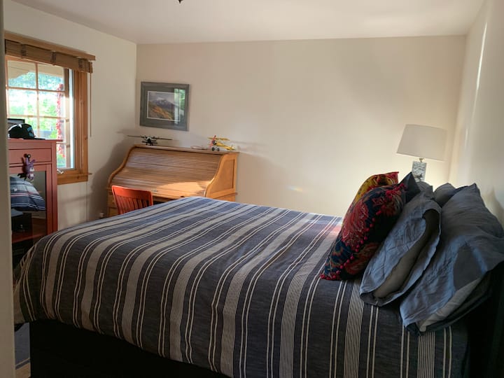 Chambre avec deuxième voyageur/lit queen size