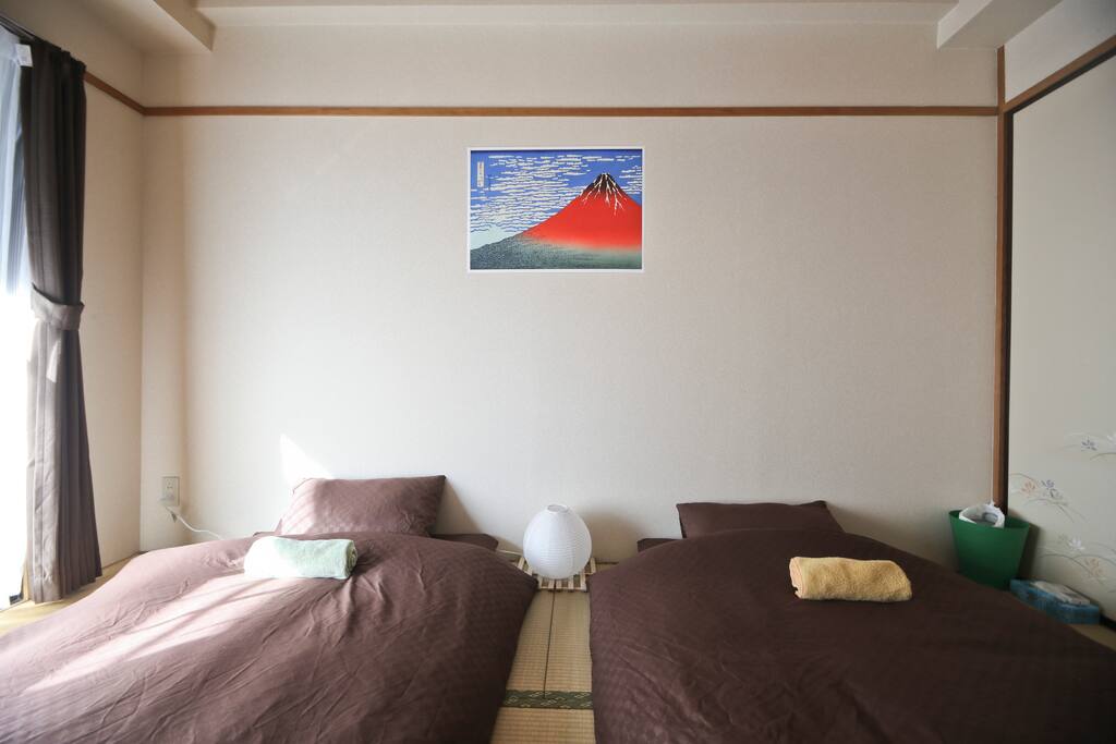 Traditional bedroom - 3 futon sets for 1 - 3 people