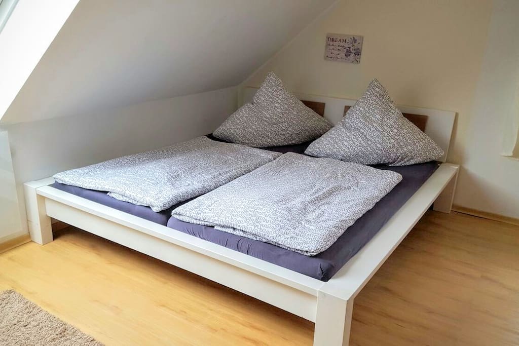 Wohn-/Schlafraum Nr. 1 mit Doppelbett für 2 Personen