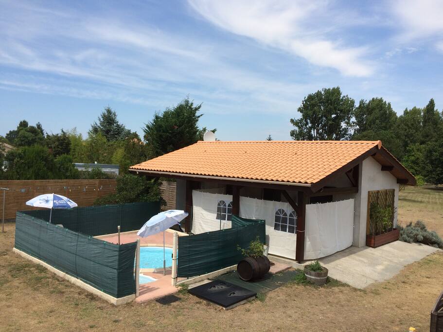 La terrasse couverte et abritée du vent