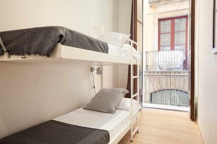 Beautiful apartament in Born area near the beach gallery image 3