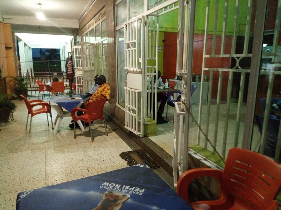 the sitting and restaurant area