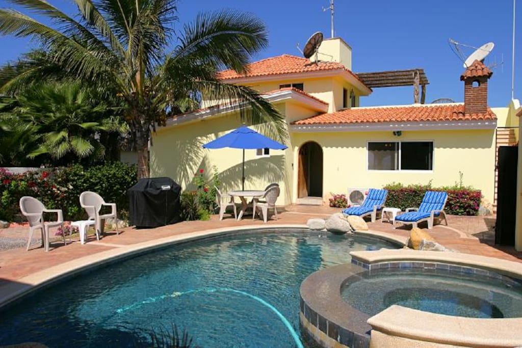 There is a pool and Jacuzzi hot tub!