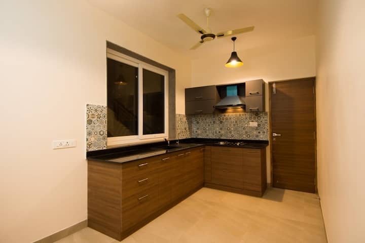 Full kitchen image 2