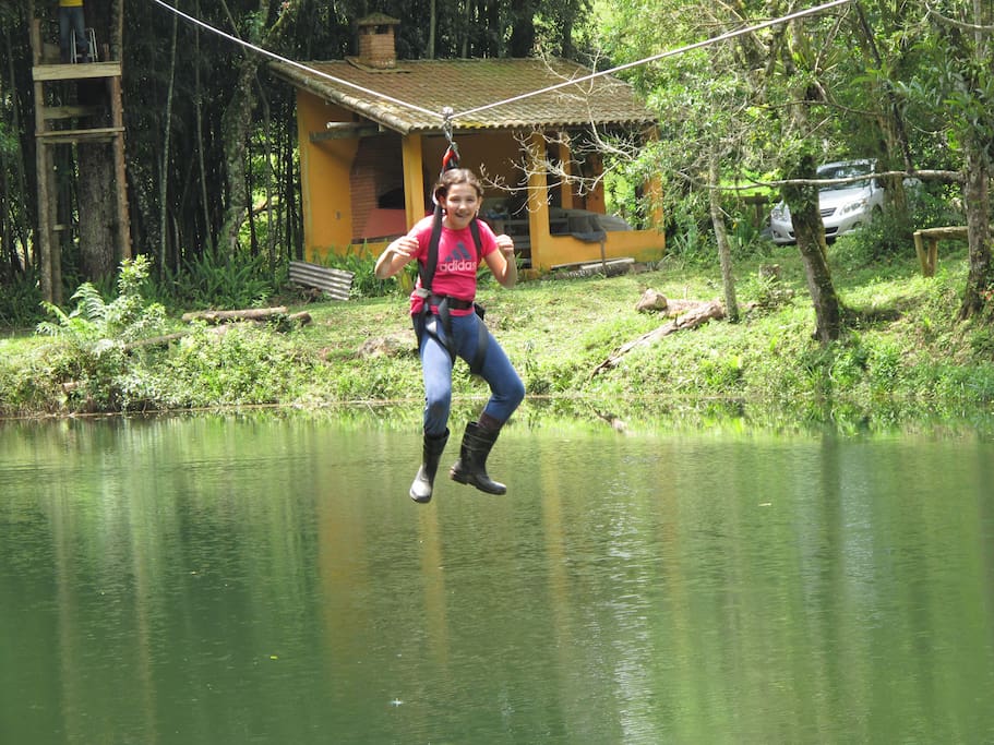 Tirolesa sobre o Lago