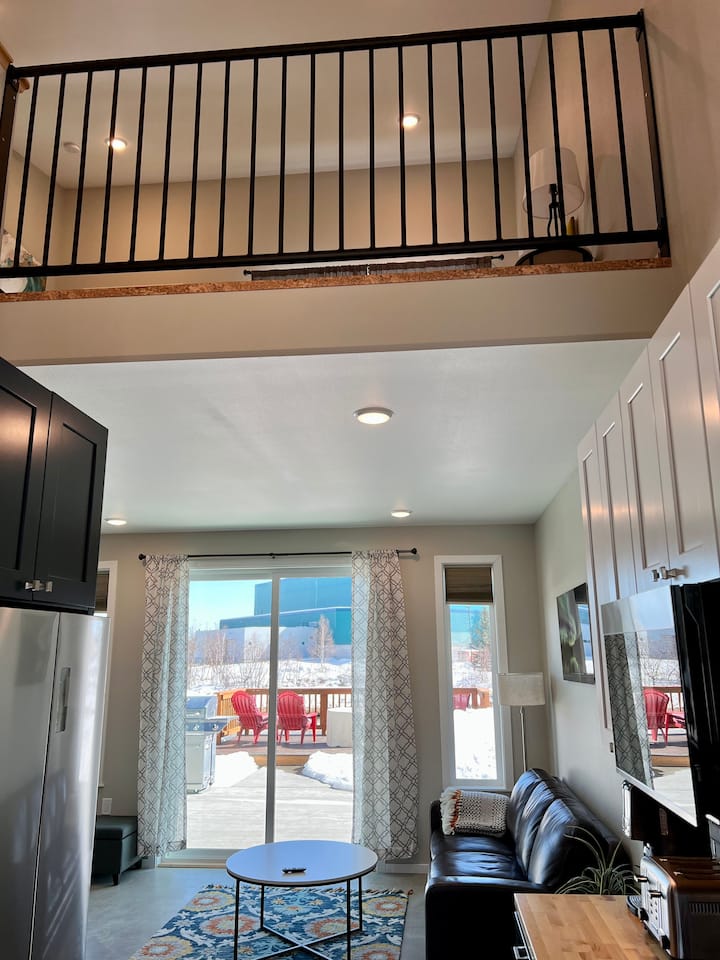 Krásny podkrovný byt z tepaného železa