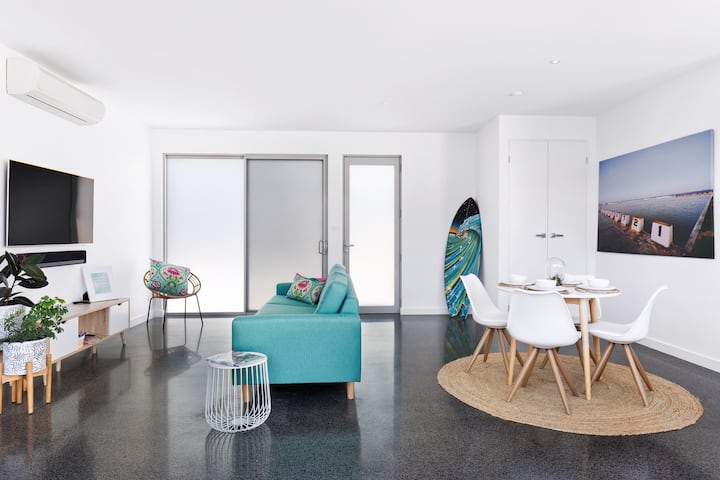 Pool House By The Beach - Mount Hutton