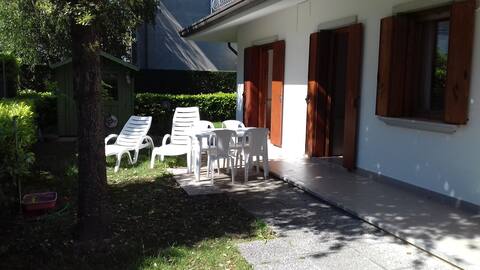 ALL INCLUSIVE FLAT IN A GARDEN