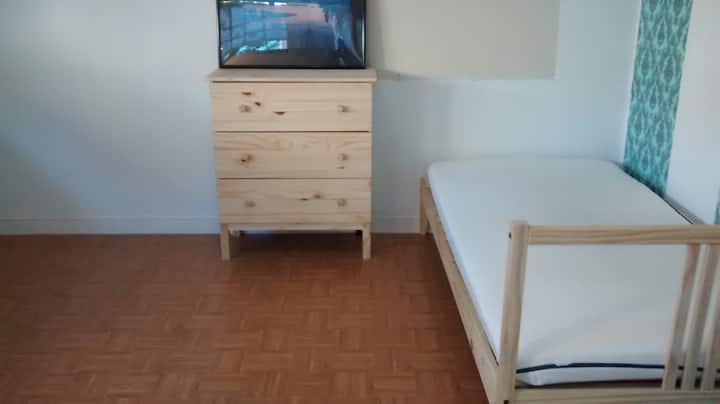 Intern Welcome - Quiet Cottage Convenient Location - San Mateo, CA