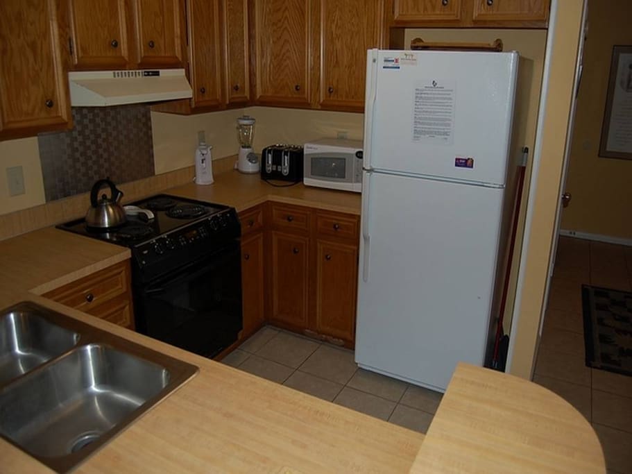 Oven,Fridge,Refrigerator,Floor,Flooring
