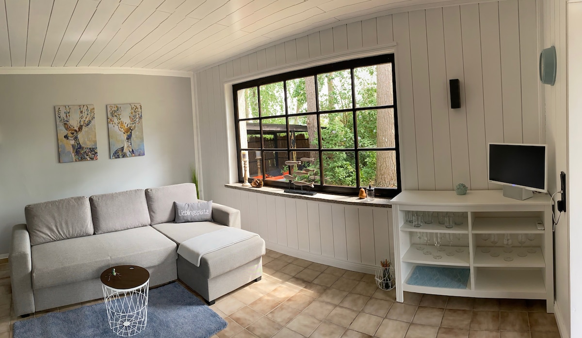 Lijepo uređen dnevni boravak