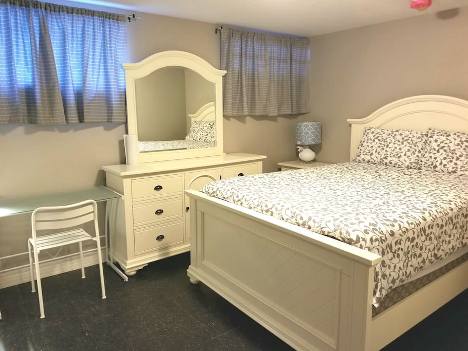 Room For Rent Near West Edmonton Mall Room For Rent Near West Edmonton Mall
