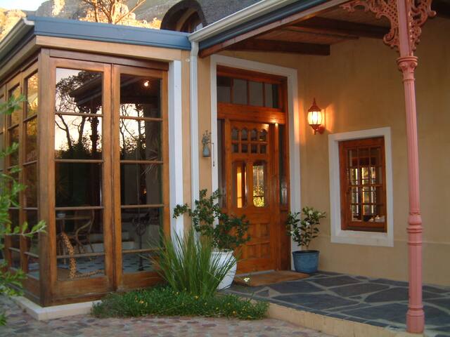 Family house with mountain views, Hout Bay gallery image 2