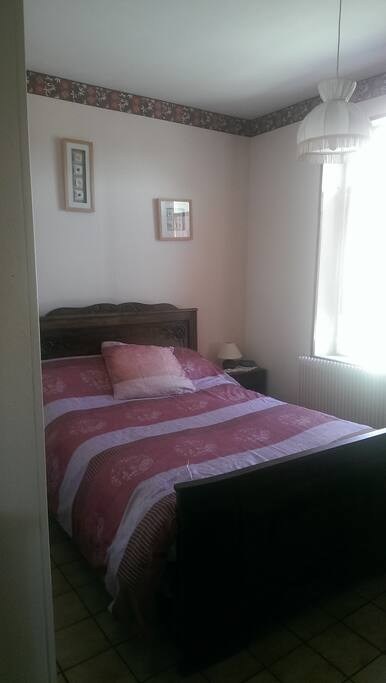1ère chambre avec un lit double