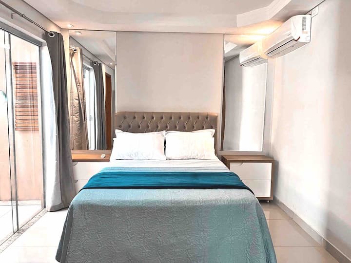 جناح في الطابق الأرضي (تم تحرير مجموعات أكبر من 8 أشخاص)