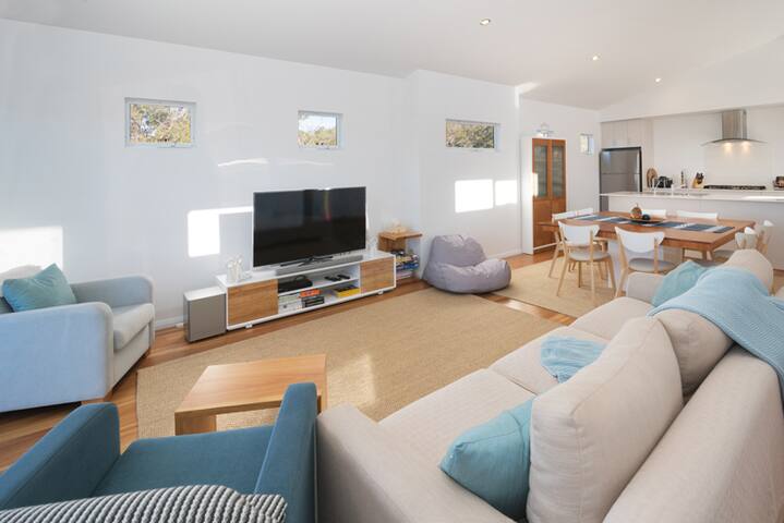 Casa Azzura – Ocean Views, short walk to the Beach gallery image 4