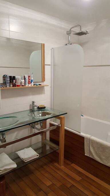 Salle de bain réservée à nos visiteurs