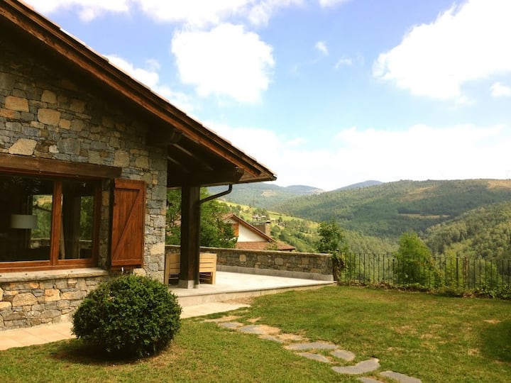 Casa Nueva Y Aislada De 350m Con Jardín Privado - Camprodon