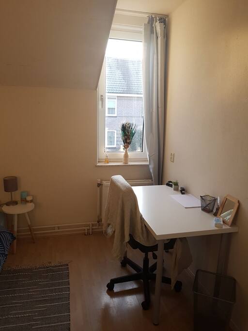 Work station