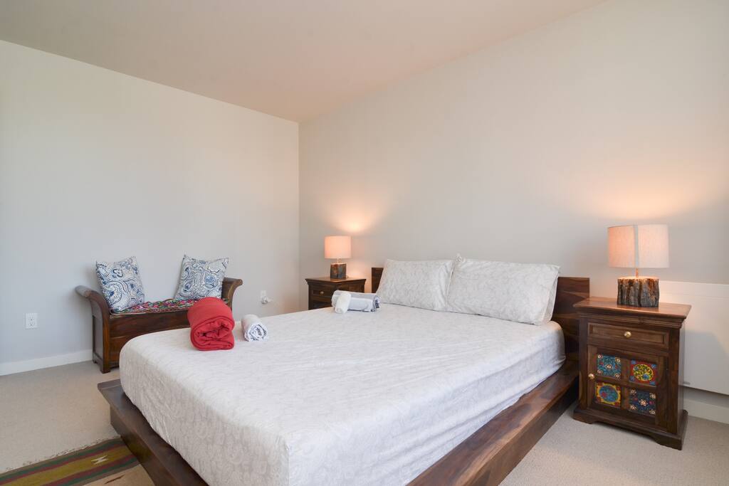 Modern, private bedroom in Fremont - Townhouses for Rent 