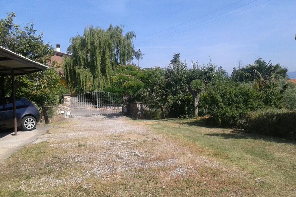 ingresso e posto macchina