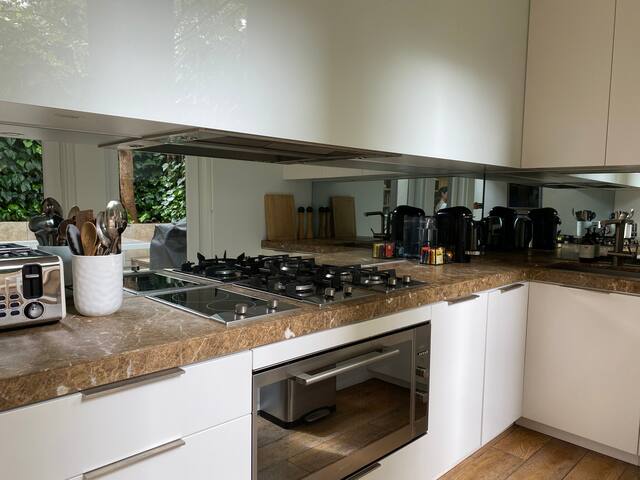 * Woodfull House* Prahran gallery image 4