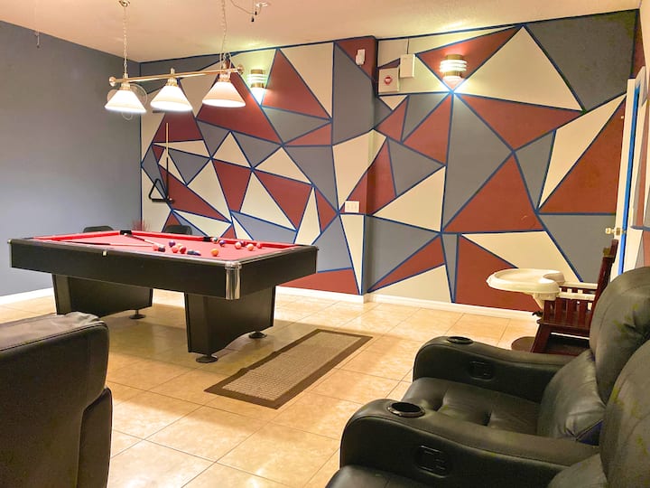 Luxury 6 br/5.5ba w/4 king suite, Private movie rm