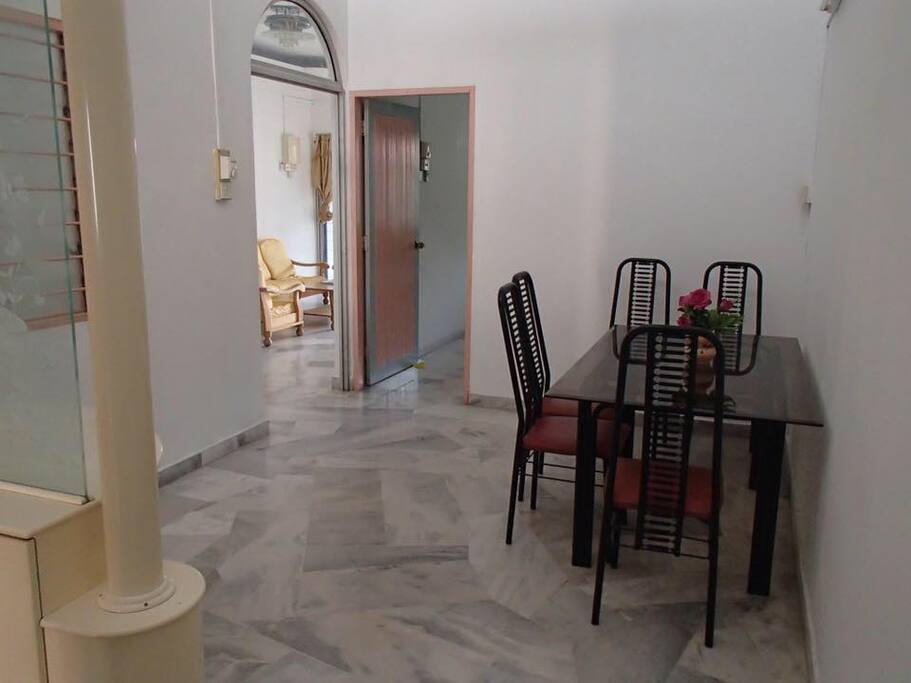 Common area: Dining Area