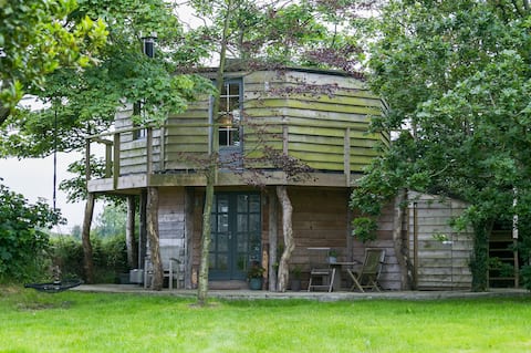 Treehouse close to the Anglesey Coast