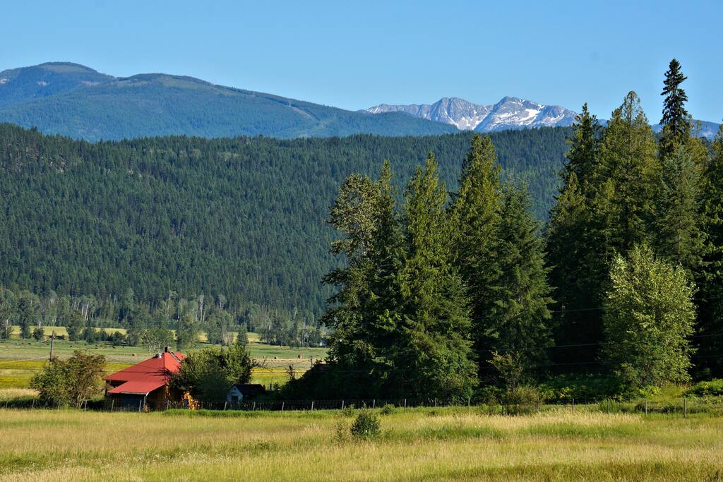 Cabins with mtn. view, meals, tours Hutten te Huur in Edgewood
