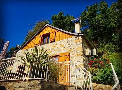La Grange d 'Azas with lovely views of Mont Valier
