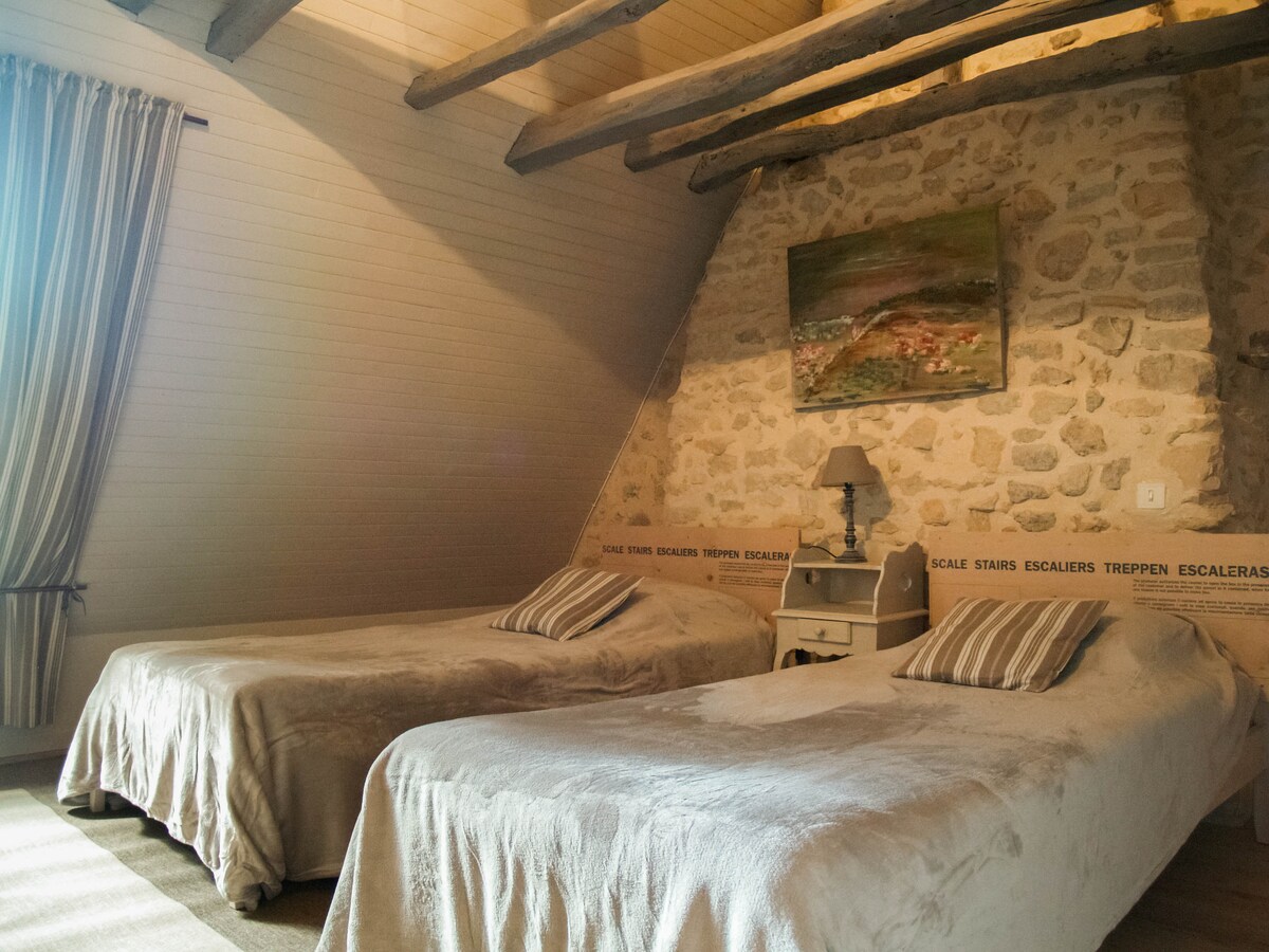 חדר השינה למעלה, 2 מיטות 90x200