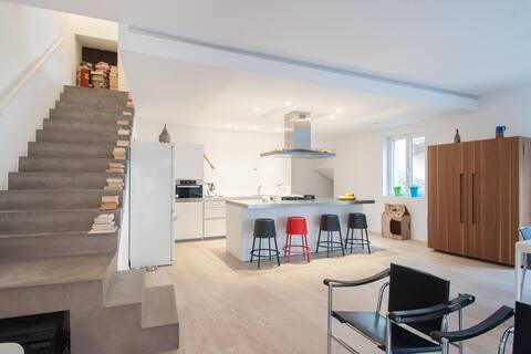 Private Room with bathroom in Ancient Bergamo.