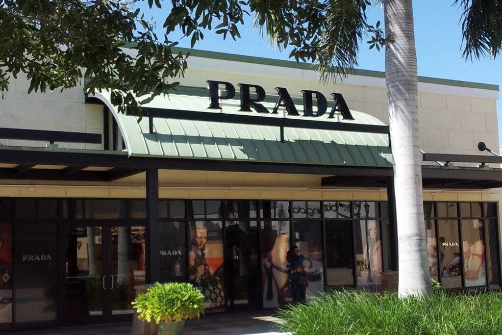 Walk to Prada