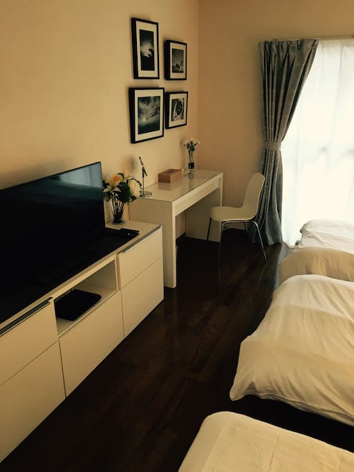 40型テレビ Large TV