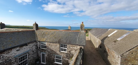 Top Airbnb: Puffin House, on SW Coast Path, Dogs Welcome in Hartland