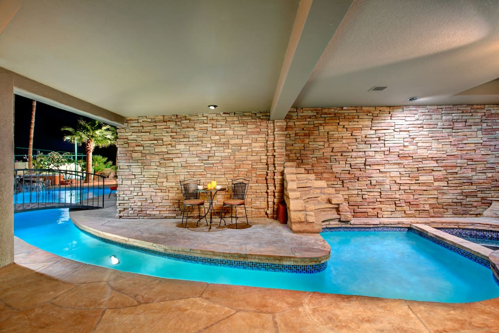 Have you ever seen such an incredible private pool?