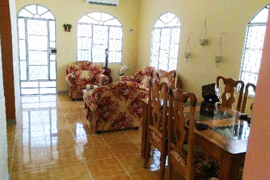 Dining room/ living room