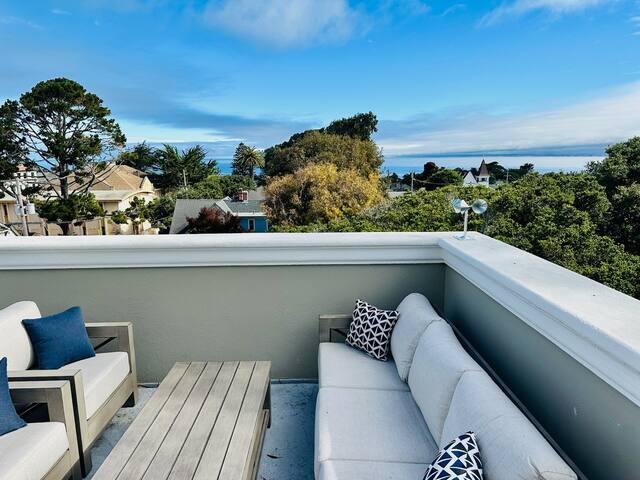 Downtown PG Penthouses, Two Blocks to Beach~ gallery image 2