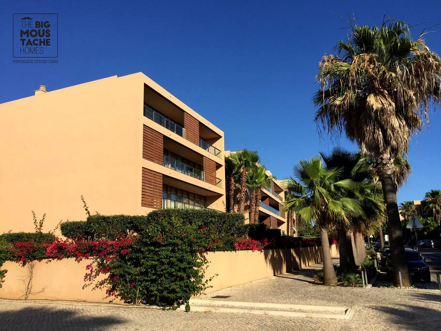 Three quarter view of the aparment building