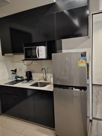 The Rich gallery image 5