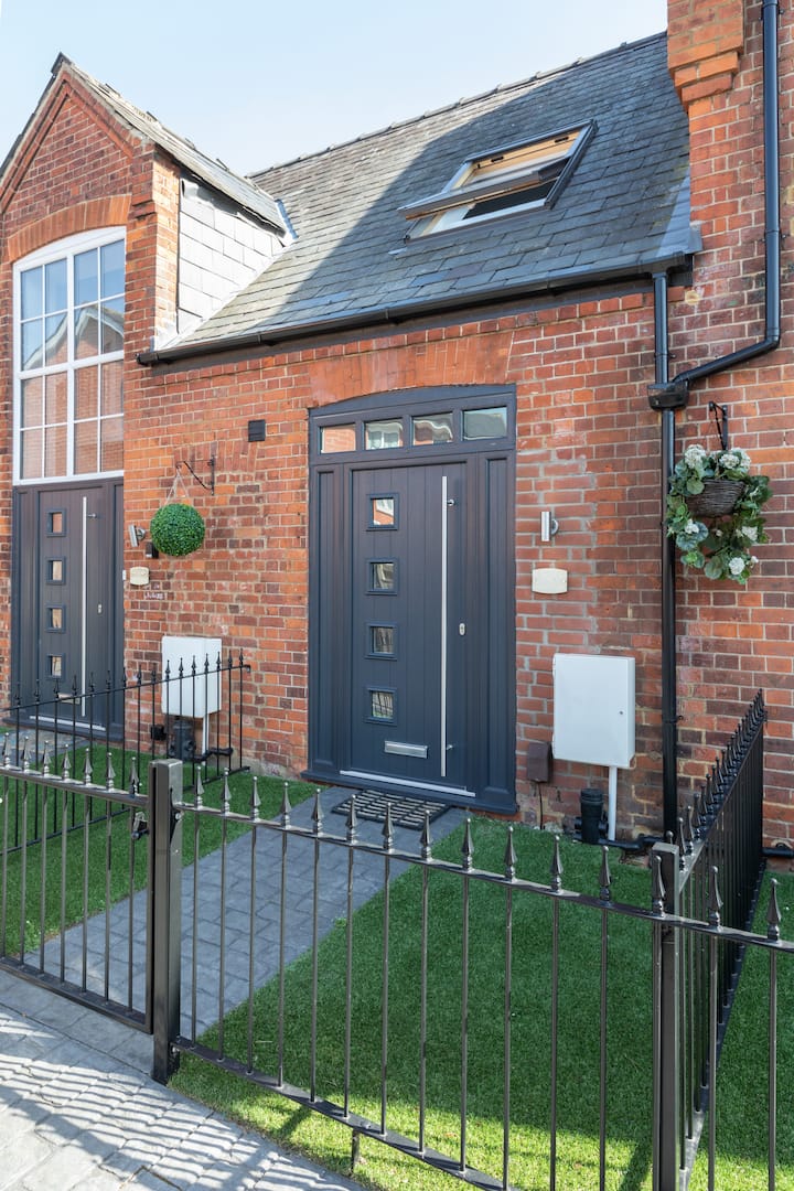 Farnborough Vacation Rentals & Homes England, United Kingdom Airbnb