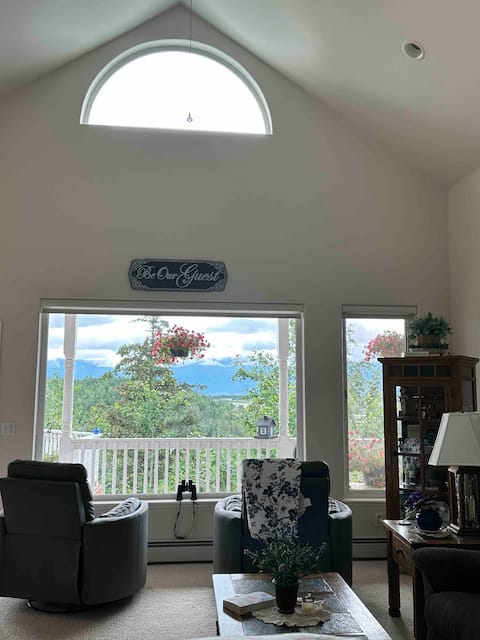 Top Airbnb: Blueberry Haven BnB in Mat / Su Valley